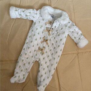 Nicole Miller White Quilted Footie with Green Tree Motif